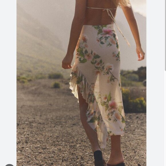 Zara Floral Print Ruffled Mini Dress NWT Blogger Fav Size Medium - Picture 5 of 11